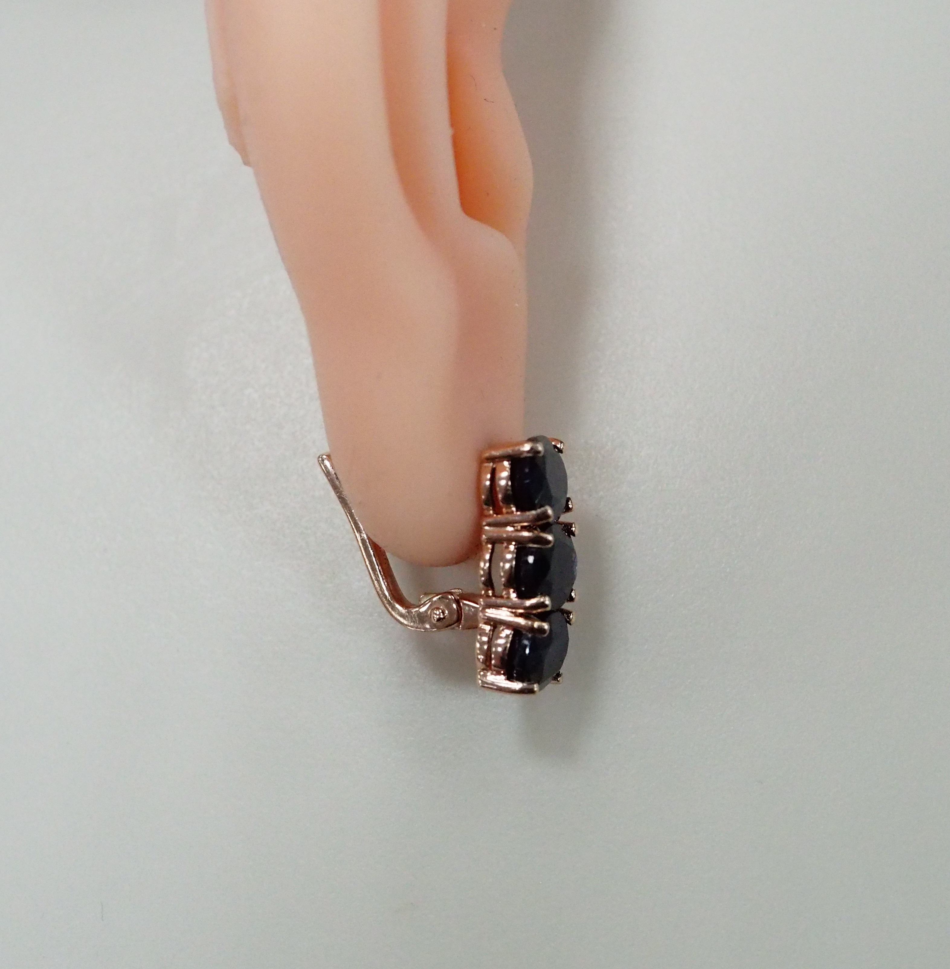 Серебряные серьги с сапфирами